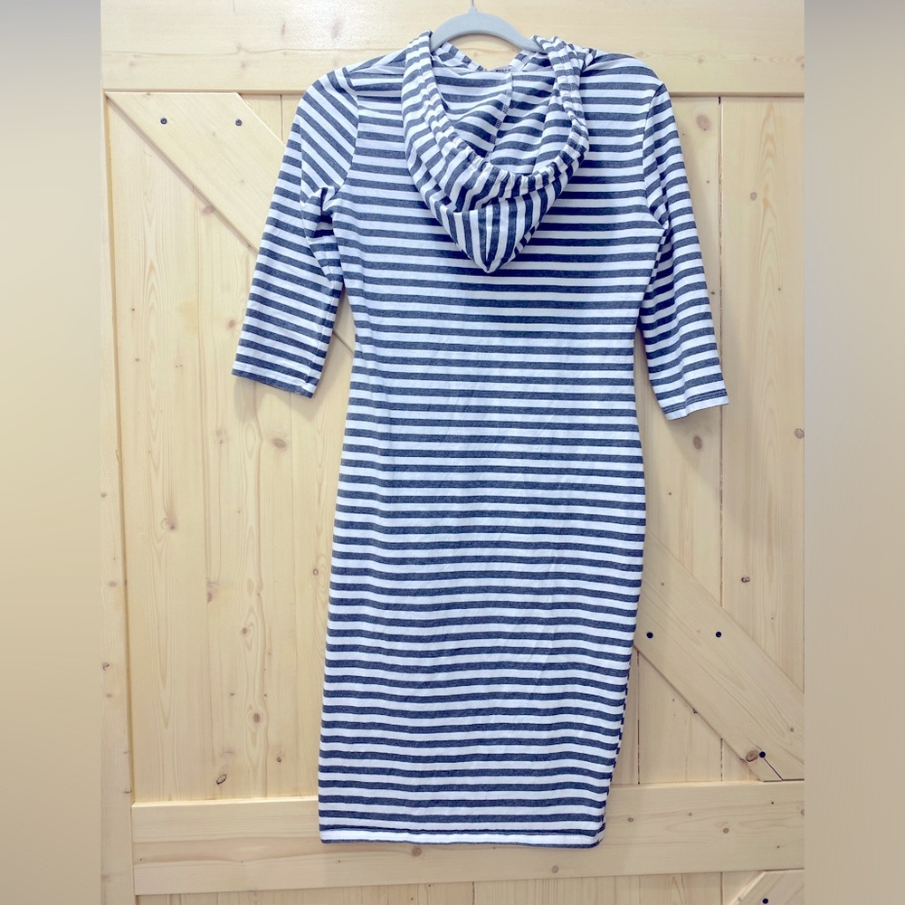 😎😍Grey & White Vertical Striped Fitted Stretchy Hoodie Quarter Sleeve Midi Dress - Picture 2 of 6